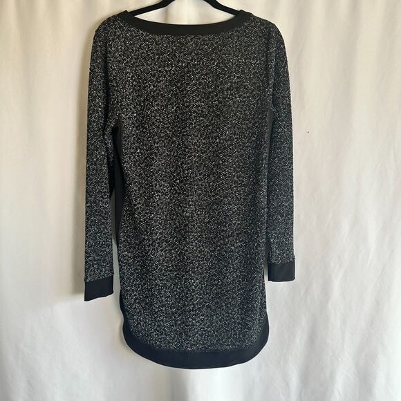 Christopher Banks Womens Sweater Tunic Top Size M BlackWhite Pattern Long Sleeve - Picture 2 of 6